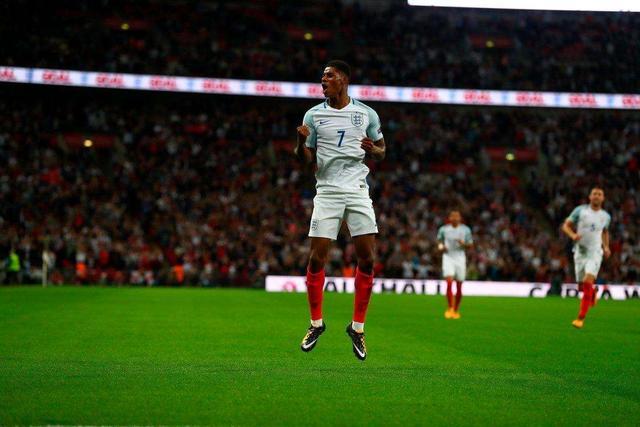  曼联租借妖星爆发，独造三球击退布伦特福德  