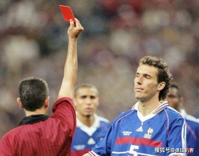  阿森纳女足主帅跨界，临时接手男足训练  