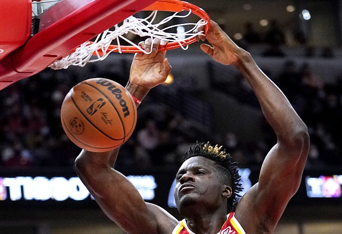  特雷杨25助攻老鹰大胜魔术  