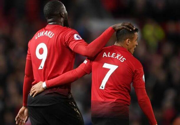  佛罗伦萨队长里程碑之战，助攻双响锁定胜局  