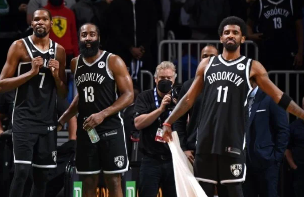  克拉克斯顿18+15，篮网终结火箭连胜